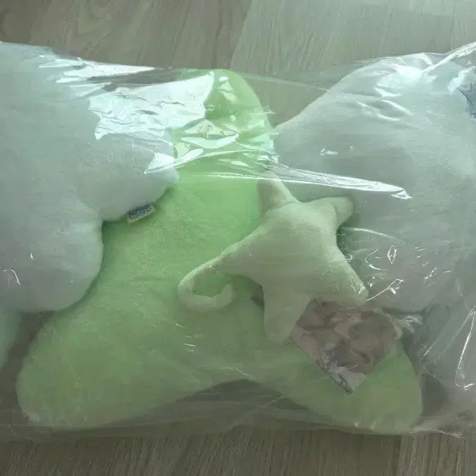 [BUNJANG] Wichu Cushion Sion Photocard Sealed / 위츄쿠션 시온 포카 포함 미개봉