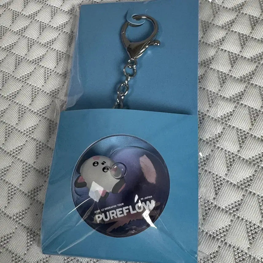 [BUNJANG] LE SSERAFIM PUREFLOW Japan MD Sakura Floating Keyring / 르세라핌 핌즈클럽 일본MD 플로팅키링 사쿠라