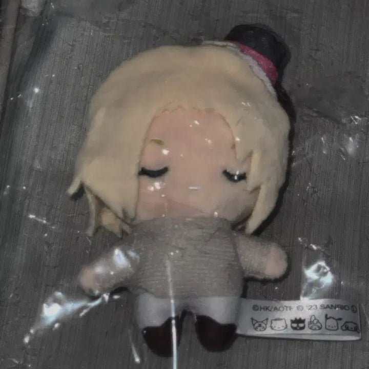 [BUNJANG] Attack on Titan x Sanrio Collaboration Vol. 3 Ani Leonhart "Ibul Nui" Plush / 진격의 거인 산리오 콜라보 3탄 애니 레온하트 이불 누이 (애니만)