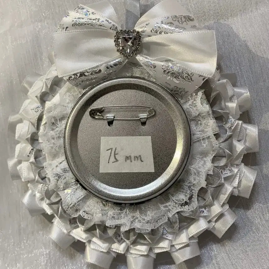 [BUNJANG] Silver &amp; White Rosette Brooch / 실버&amp;화이트 로제트