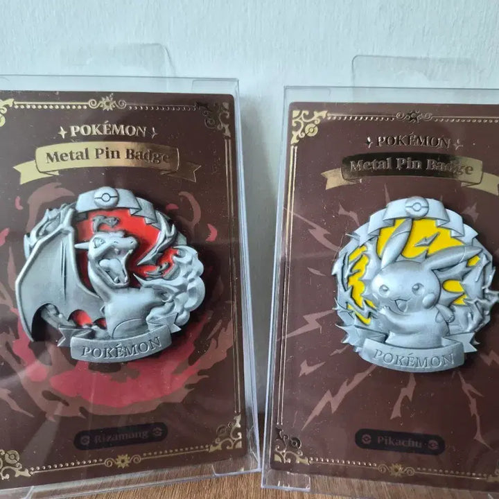[BUNJANG] Pokemon Metal Pin Badge Charizard / Pikachu Bundle Set / 포켓몬 메탈 핀 배지 리자몽 / 피카츄 일괄판매