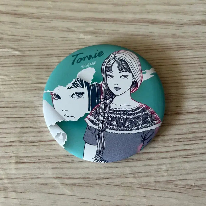 [BUNJANG] Junji Ito Tomie Badge / 토미에 뱃지