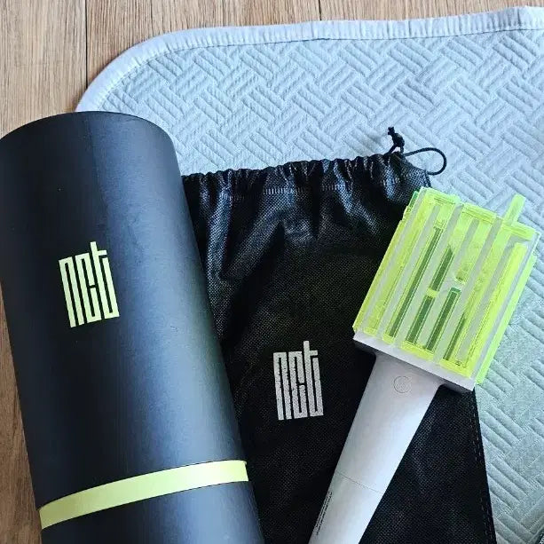 [BUNJANG] NCT SMTOWN OFFICIAL LIGHT STICK Ver.1 / NCT 응원봉 믐뭔봄 Ver1 저렴하게 양도하겠습니다