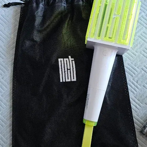 [BUNJANG] NCT SMTOWN OFFICIAL LIGHT STICK Ver.1 / NCT 응원봉 믐뭔봄 Ver1 저렴하게 양도하겠습니다