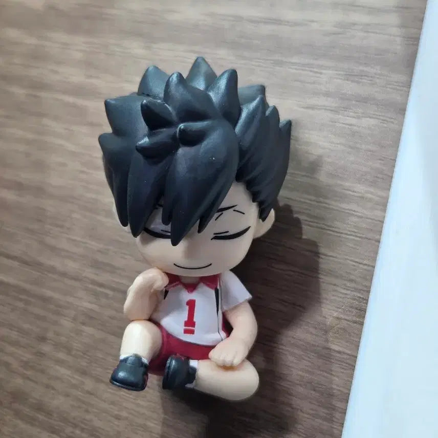 [BUNJANG] Haikyuu!! Tetsuro Kuroo Shoulder Punch Gacha Figure / 하이큐 쿠로오 테츠로 어깨쿵 가챠