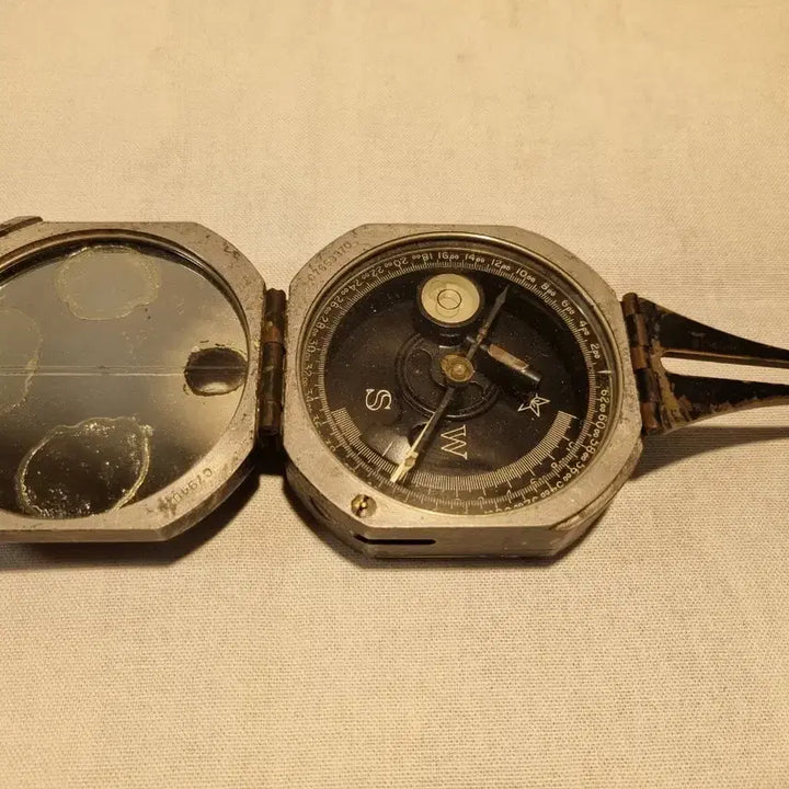 [BUNJANG] 1944-1945 Original M2 Artillery Compass (Fully Functional) / 1944 ~ 1945년산 오리지널 M2 포병용 정밀 나침반( 기믹 작동 완벽 )