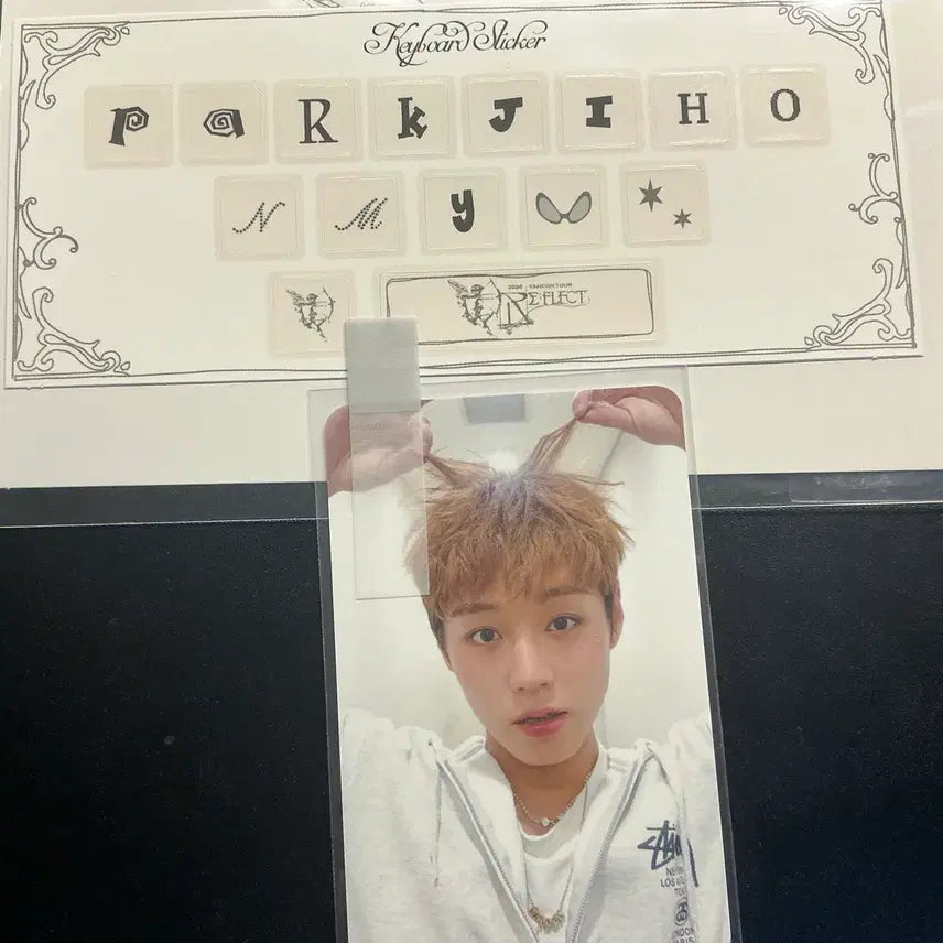 [BUNJANG] Park Jihoon Reflect Fancon MD Keyboard Sticker Bundle Set (Photocard Included) / 박지훈 리플렉트 팬콘 엠디 키보드 스티커 포카 포함 일괄 양도 판매
