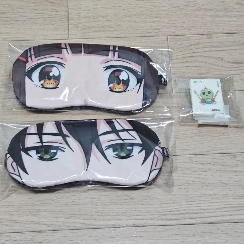[BUNJANG] Shinbi Apartment Sleep Mask and Ddiddiddal Bundle Set / 신비아파트 안대, 띠부씰 일괄 판매합니다