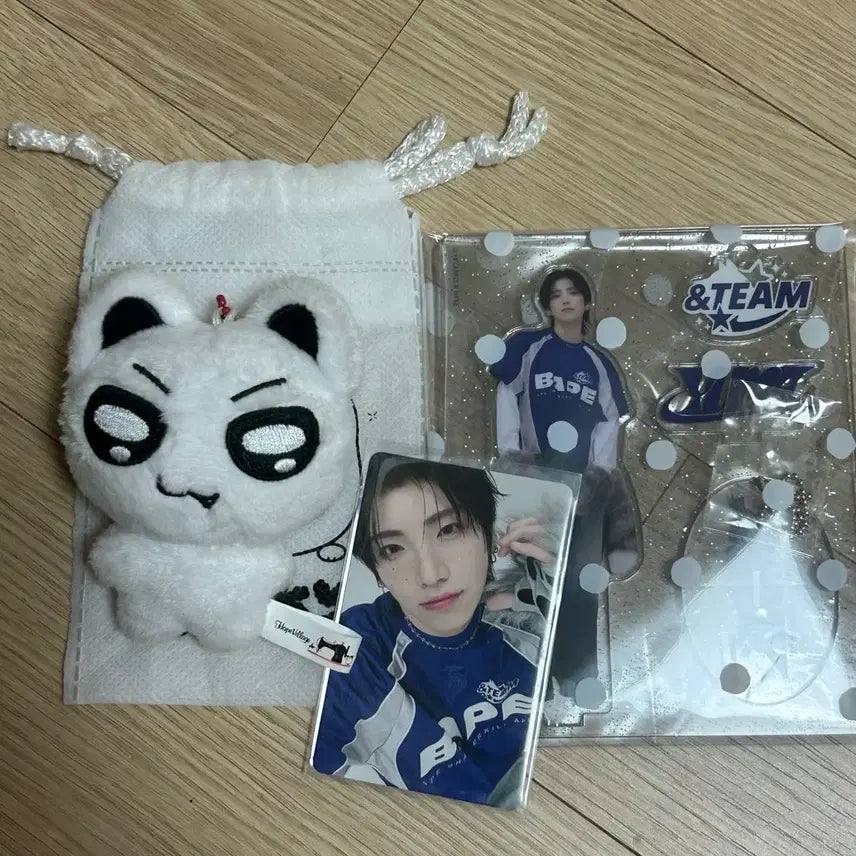 [BUNJANG] &amp;TEAM Yuma 3rd Anniversary N-Day Photocard + Acrylic Stand + Cat Plush / 앤팀 &amp;TEAM 유마 3주년 앤데이 포토카드+아크릴스탠드+냥데야넹