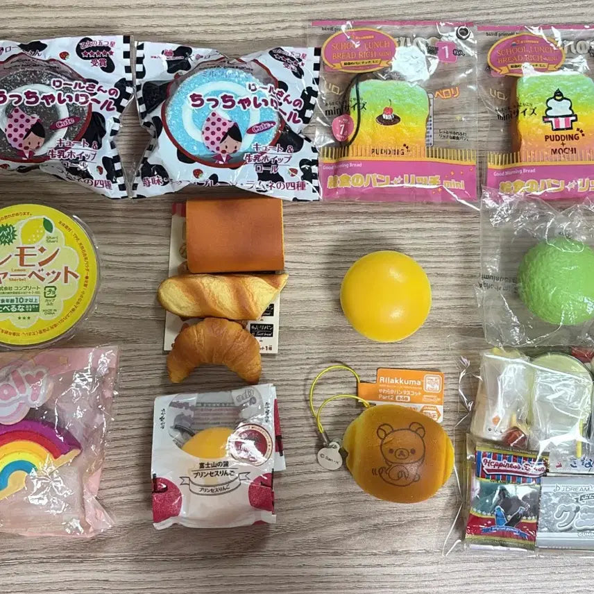 [BUNJANG] Japanese Bread Squishy &amp; Gacha Assortment / 일본 빵 스퀴시&amp;가챠 일괄