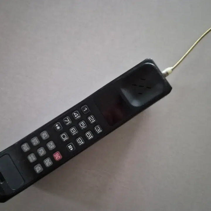 [BUNJANG] Motorola StarTAC 7760 Cell Phone (Brick Phone) / 모토로라 벽돌폰 ,스타텍