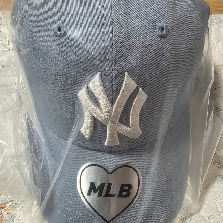 [BUNJANG] MLB Karina Edition Limited Edition Sky Blue Cap / MLB카리나 에디션 한정판 블루색 풀박판매해요