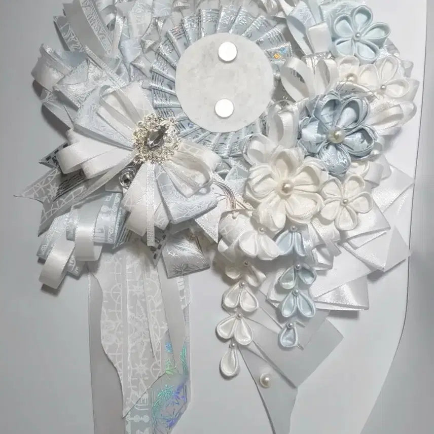 [BUNJANG] Sky Blue &amp; White Rosette with Ribbon Ita Bag Keychain / 하늘색&amp;화이트 로제트 + 리본 이타백 키링