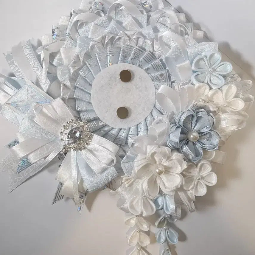 [BUNJANG] Sky Blue &amp; White Rosette with Ribbon Ita Bag Keychain / 하늘색&amp;화이트 로제트 + 리본 이타백 키링