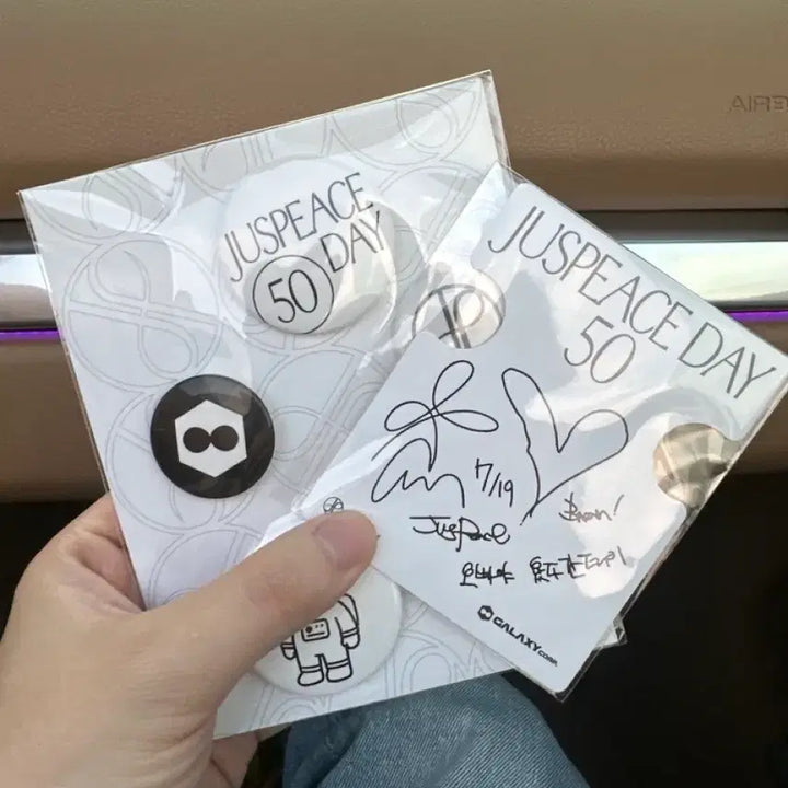 [BUNJANG] G-Dragon juspeaceday 50 Official Goods Autographed / Gd juspeaceday 50 굿즈 / 지디굿즈