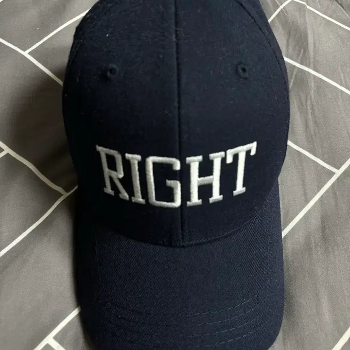 [BUNJANG] EXO Love Me Right Hat / 엑소 럽미라잇 모자