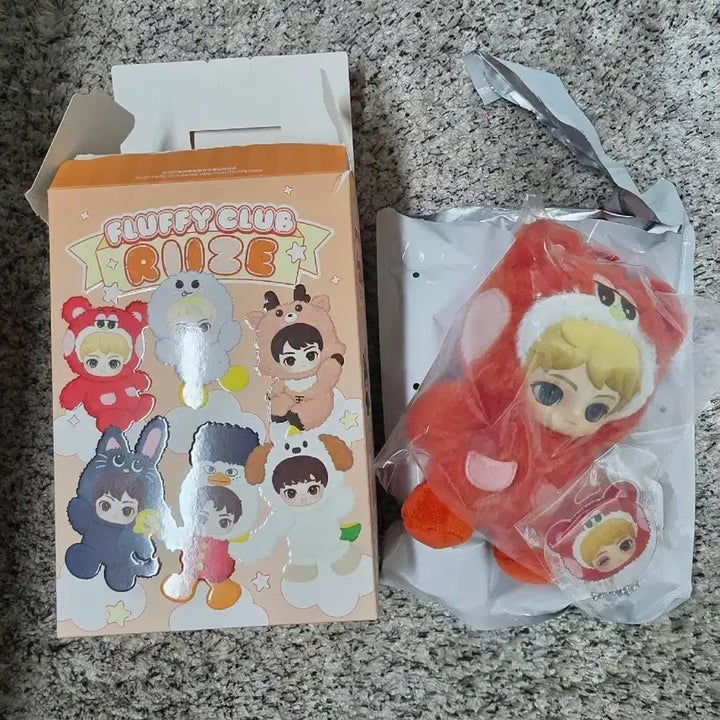 [BUNJANG] RIIZE POP MART Collaboration Doll RIIZKO with Fan Charm / 라이즈 팝마트 콜라보인형 리즈코 양도합니다