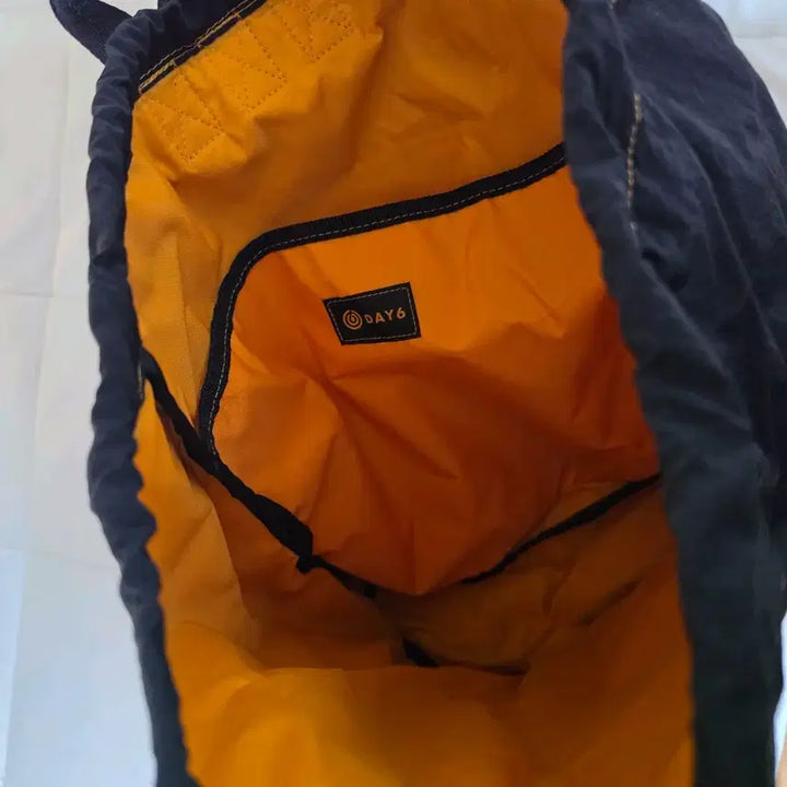 [BUNJANG] Day6 Number Nine Sling Bag / 데이식스 슬링백