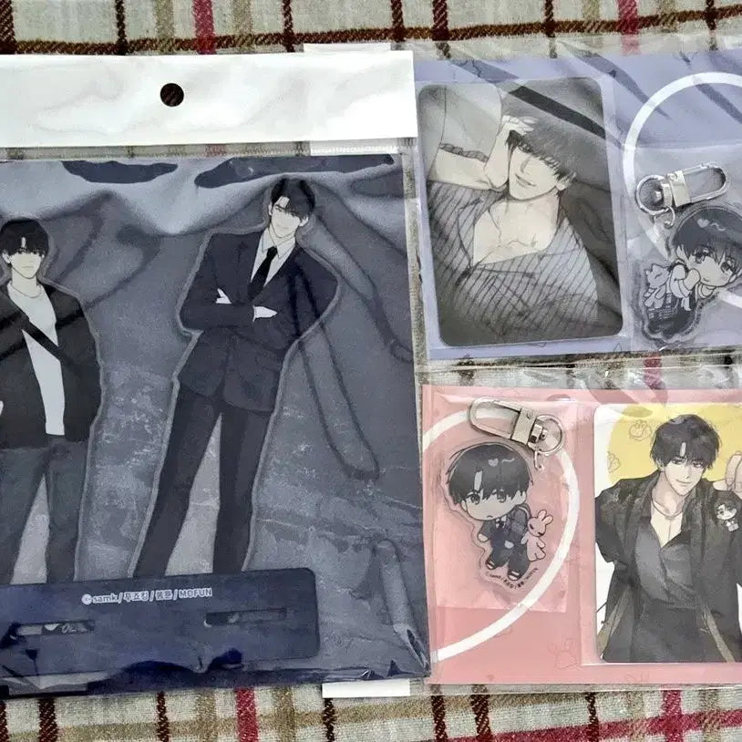 [BUNJANG] Payback Acrylic Stand SD Double-Sided Acrylic Keyring Set Yun Jae-i, Lee Yu-han / 페이백 아크릴 스탠드 SD 양면 아크릴 키링 세트 윤제이 이유한