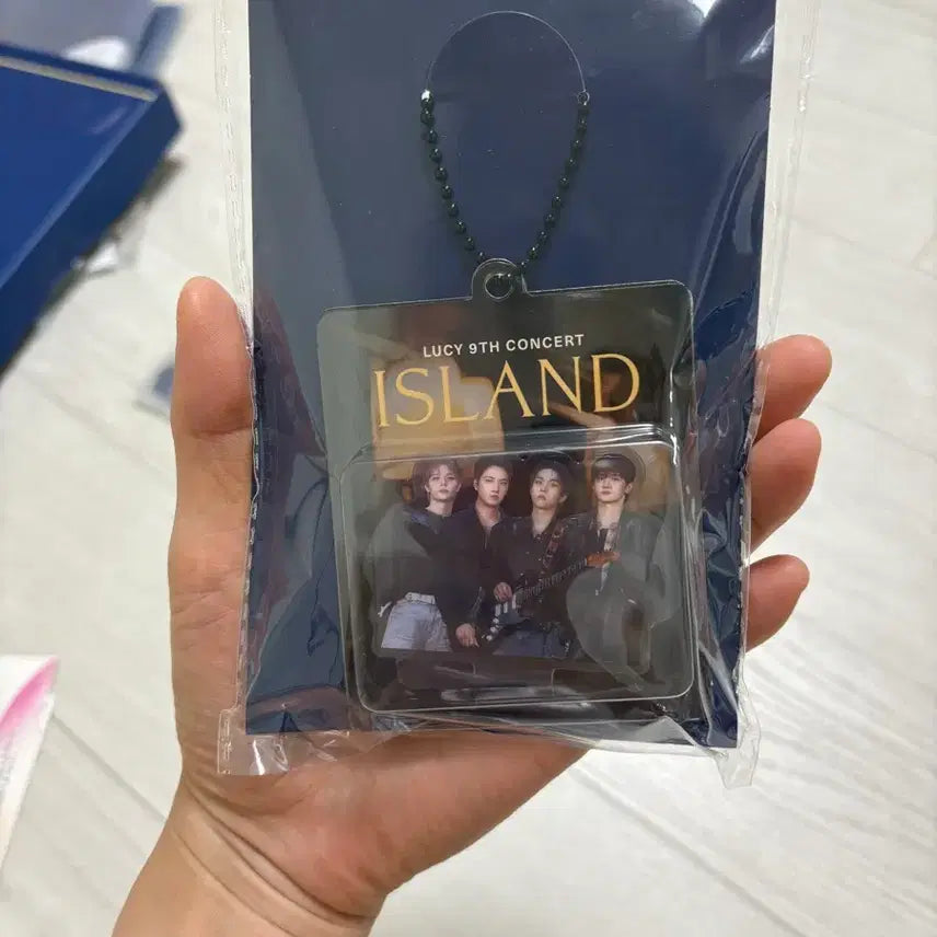 [BUNJANG] Lucy Yokohama Concert Keyring (Sealed) / 루시 요코하마콘 키링
