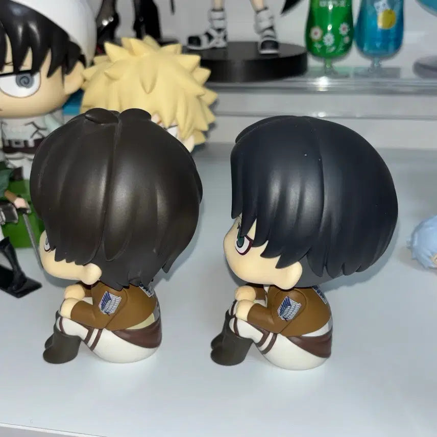 [BUNJANG] Attack on Titan Levi Eren Look Up Figure Bundle Set / (일괄) 진격의거인 리바이 에렌 룩업 피규어