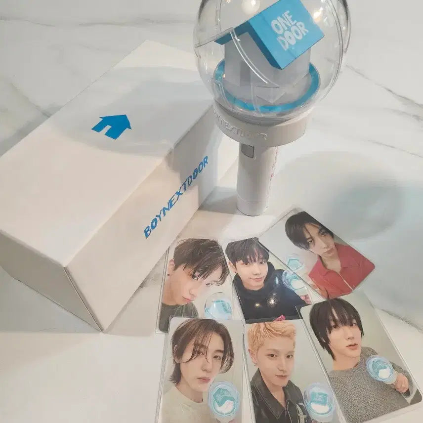 [BUNJANG] BOYNEXTDOOR Official Light Stick Bundle Set with Photocards / [보넥도 응원봉] 응원봉 + 응원봉포카 / 박스포함