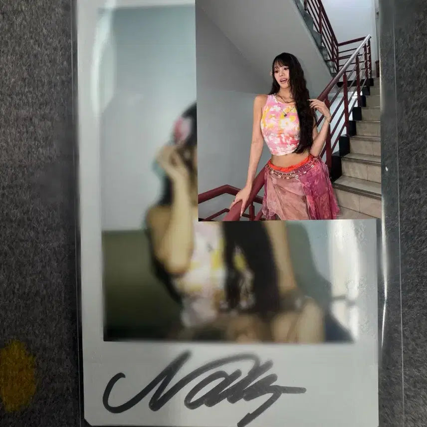 [BUNJANG] KISS OF LIFE Natty Signed Polaroids / 키오프 키스오브라이프 나띠 사인폴라 kissoflife natty sign pola