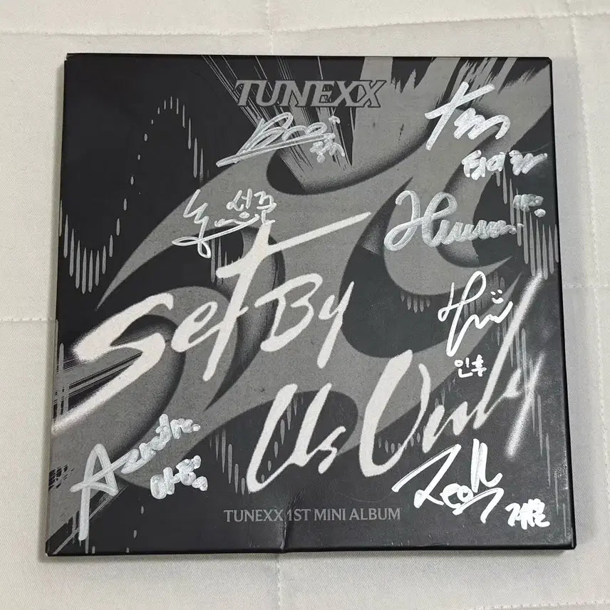 [BUNJANG] TUNEXX Signed Album / 튜넥스 TUNEXX 싸인 앨범