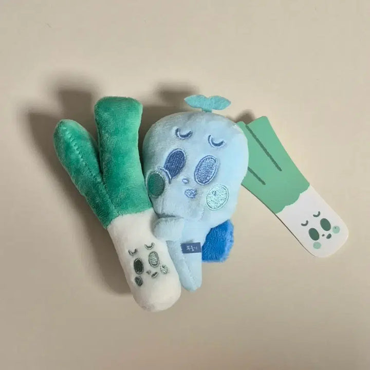 [BUNJANG] Mark Leeky Gguggu Plush / 마크 대파 부훙이