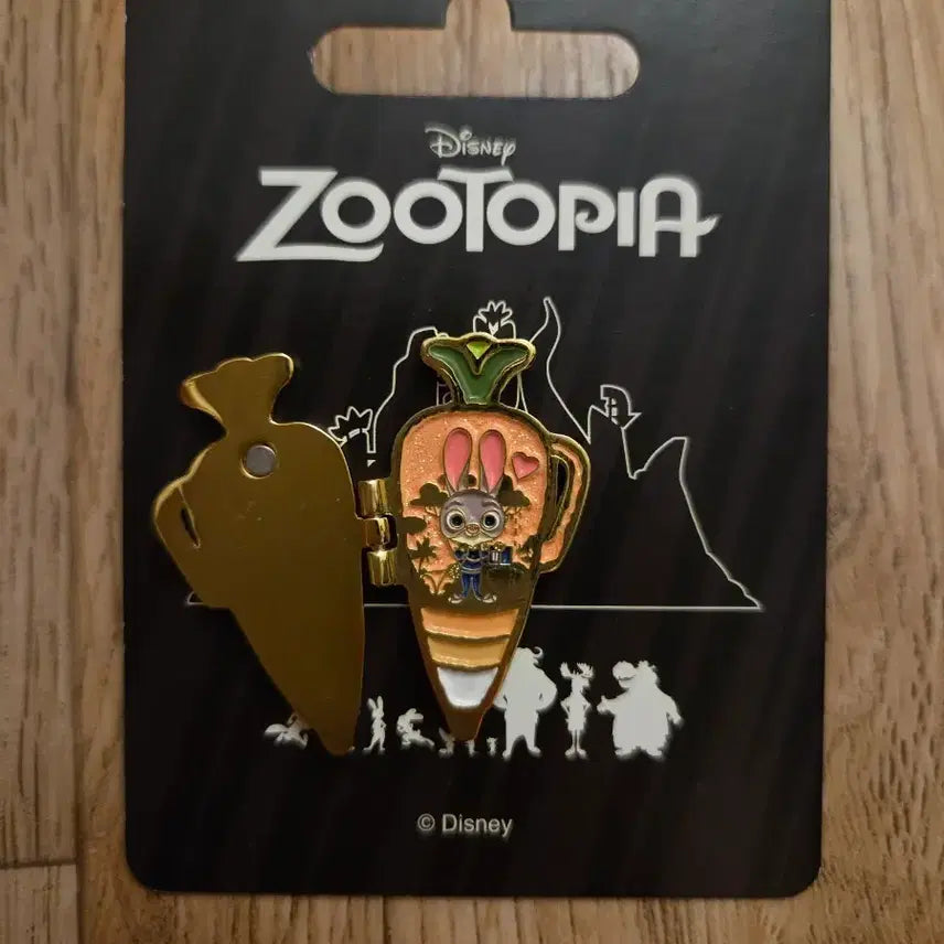 [BUNJANG] Zootopia Judy Hopps Hinged Pin / 주토피아 경첩 뱃지 주디