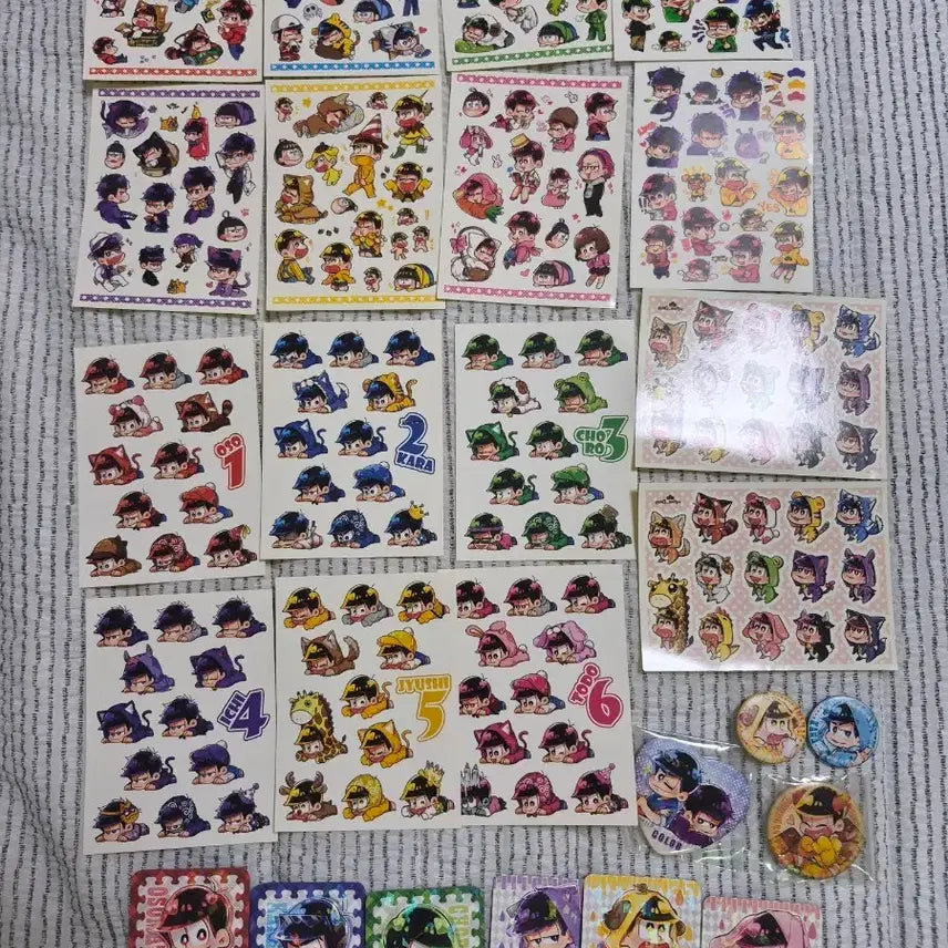 [BUNJANG] Osomatsu-san Unofficial Goods Bundle (Stickers, Photocard, Can Badge) / 오소마츠상 비공굿 비공식굿즈 일괄(스티커, 포토카드, 캔뱃지)