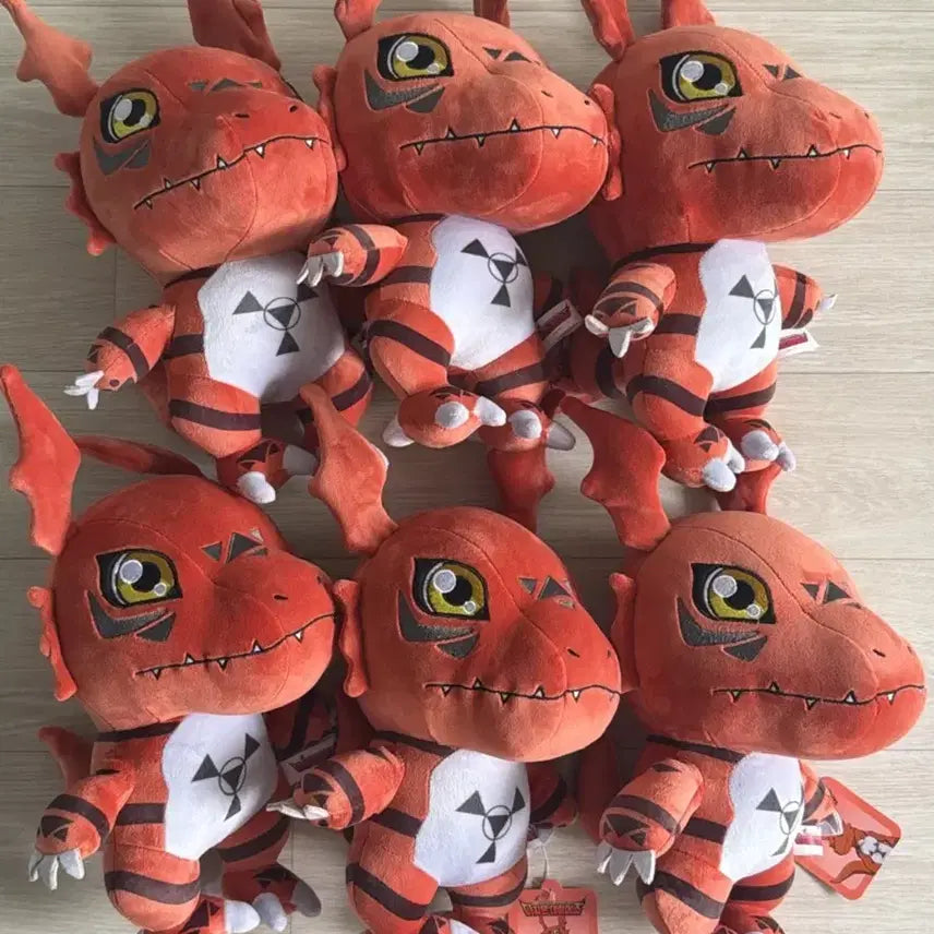[BUNJANG] Digimon Tamers Guilmon Medium Plush Doll / (정품) 디지몬 테이머즈 길몬 중형 인형