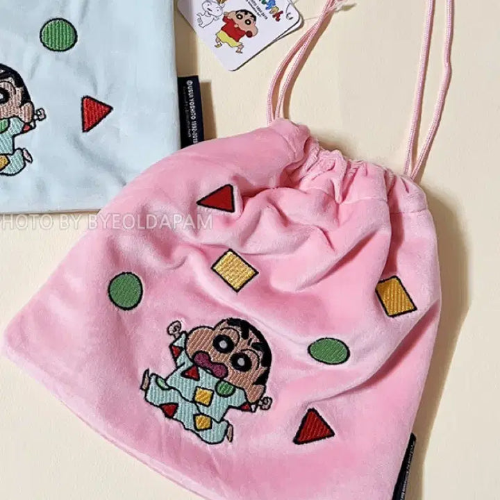 [BUNJANG] Crayon Shin-chan Drawstring Pouch / 짱구는못말려 조임형 파우치