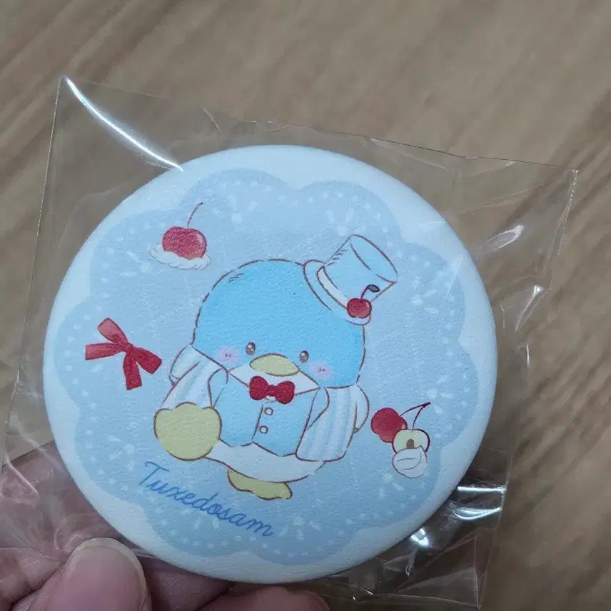 [BUNJANG] Sanrio Tuxedo Sam Leather Random Badge / 산리오 턱시도 샘 가죽 랜덤 뱃지