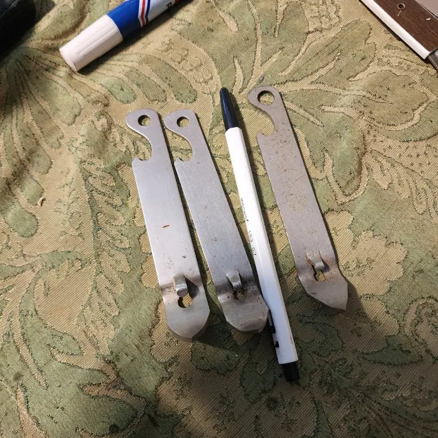 [BUNJANG] Vintage Bottle Opener &amp; Can Tab Lifter Set (3 pcs) / 옛날 병따게 깡통따게 3개에15000 원