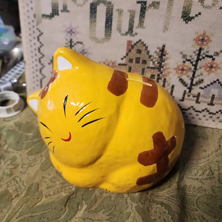[BUNJANG] Large Ceramic Cat Piggy Bank Hand-Painted / 큰사이즈 도자기 고양이 저금통 핸드 페인티드 가로22cm 높이15.8cm