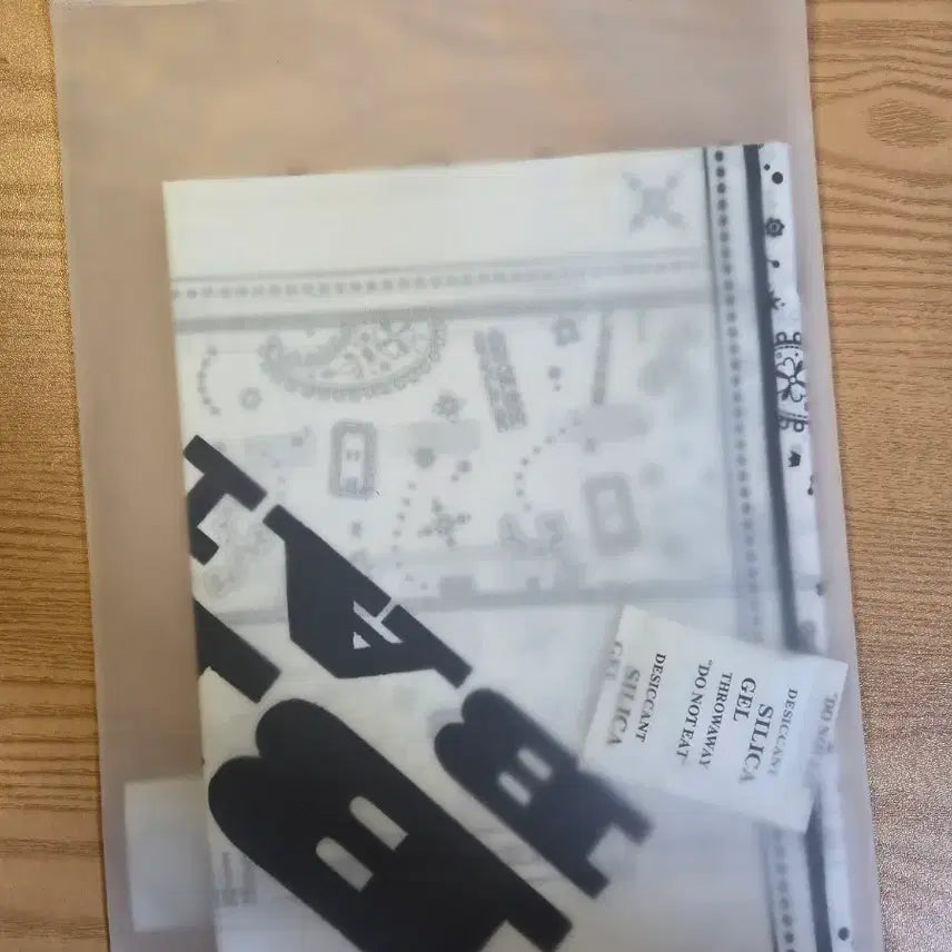 [BUNJANG] BIGBANG XX: Cosmos Bandana White / 빅뱅 2026-2027 월드 투어 XX : 코스모스 반다나 화이트