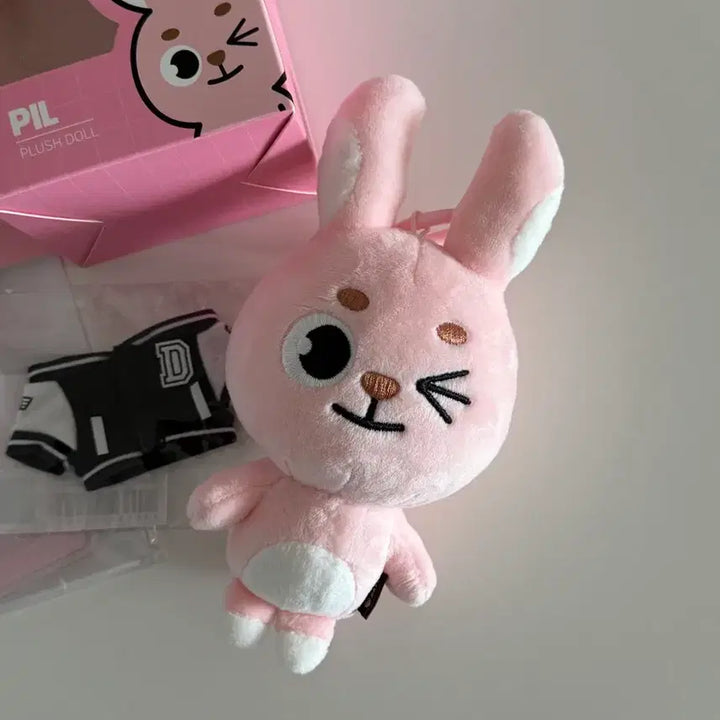 [BUNJANG] DAY6 Wonpil Denimals Winkpil-kki + Acrylic Holder + Varsity Outfit Bundle / 데이식스 원필 데니멀즈 윙크필끼 + 아크릴홀더 + 바시티 옷