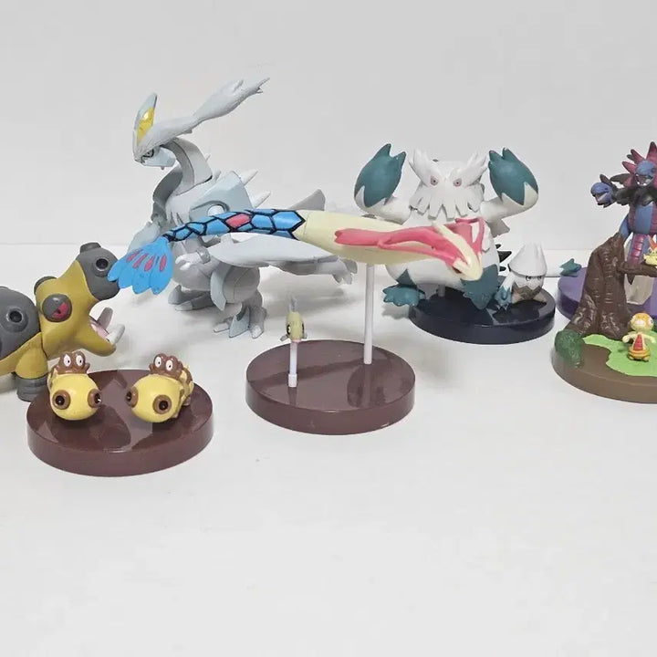 [BUNJANG] Rare Pokémon 3D Manual Figures Milotic (Swimming Version) &amp; Others (Used) / 8월까지 판매,매우희귀품,택포13만5천)포켓몬스터 입체도감 밀로틱 유영버전 및 기타 피규어 중고