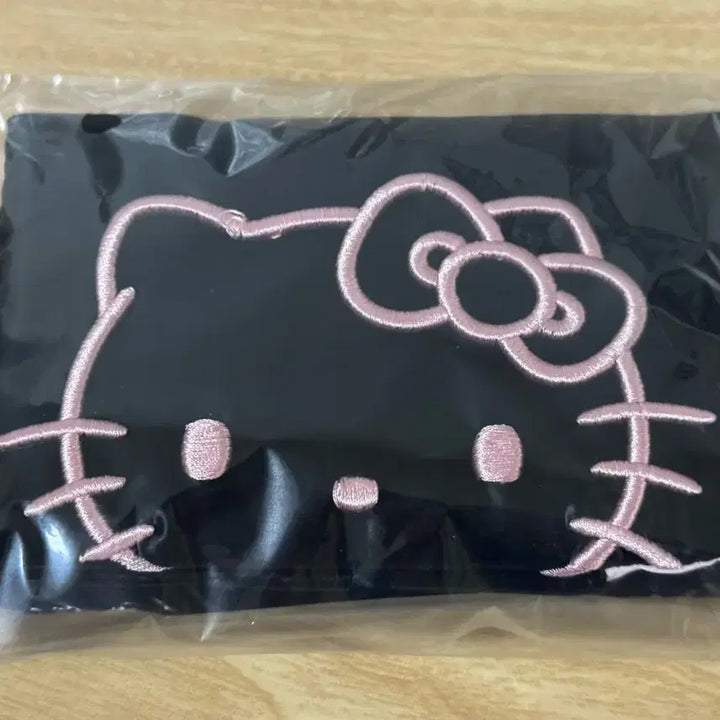 [BUNJANG] WakeMake Hello Kitty Passport Case / 웨이크메이크 헬로키티 여권케이스