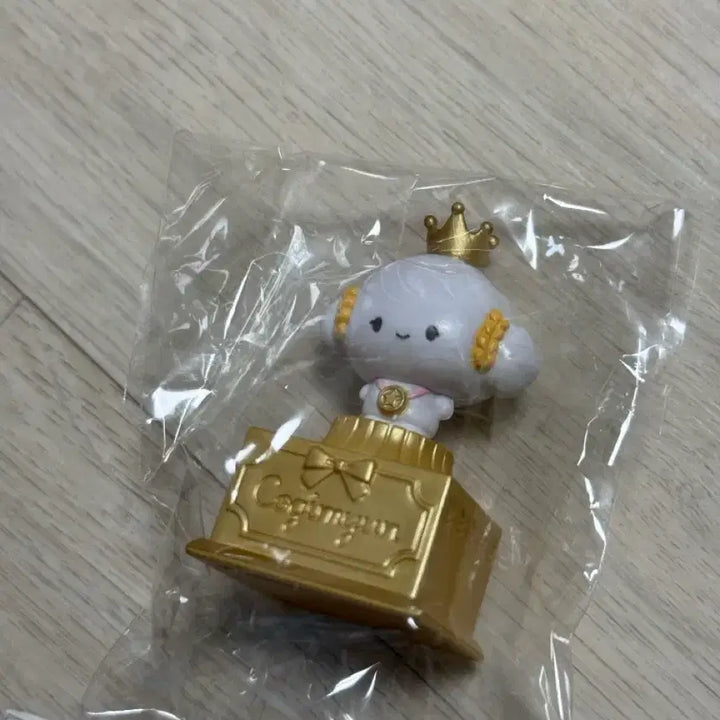 [BUNJANG] Sanrio My Number One Series Trophy Figure Corgi-Myung / 산리오 마이넘버원 시리즈 트로피 피규어 코기뮹