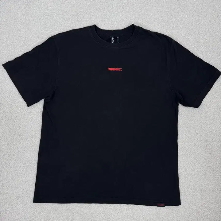 [BUNJANG] LE SSERAFIM FLAME RISES Concert Official MD T-Shirt XL / 르세라핌 FLAME RISES 콘서트 공식 MD 반팔티 XL