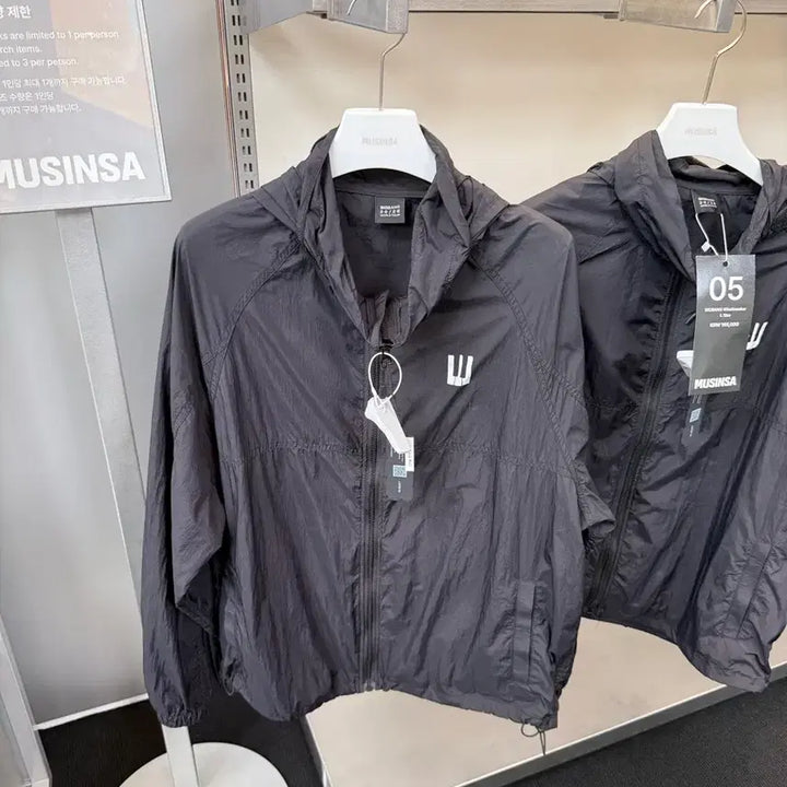 [BUNJANG] BIGBANG XX: Cosmos Windbreaker Black / L)빅뱅 2026-2027 월드 투어 XX : 코스모스 윈드브레이커 블랙