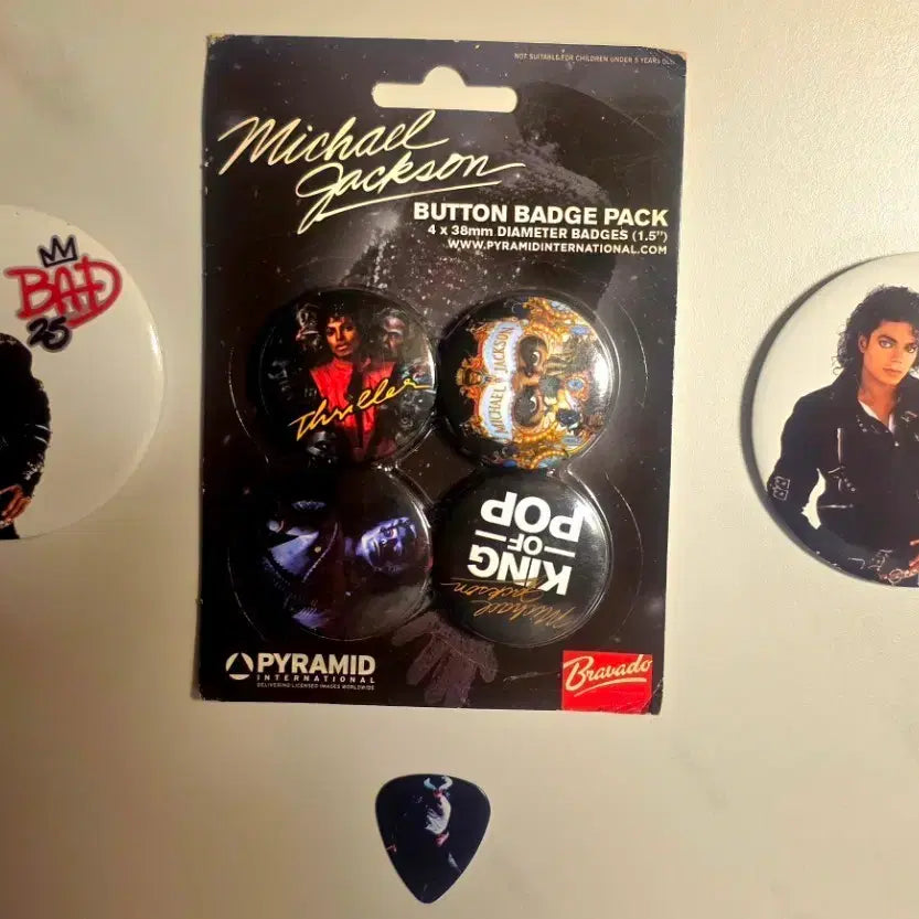 [BUNJANG] Michael Jackson Pin Badge &amp; Guitar Pick Set / 마이클 잭슨 Michael Jackson 6 x 뱃지 +기타픽 세트 Pin Badge Set  마이클잭슨