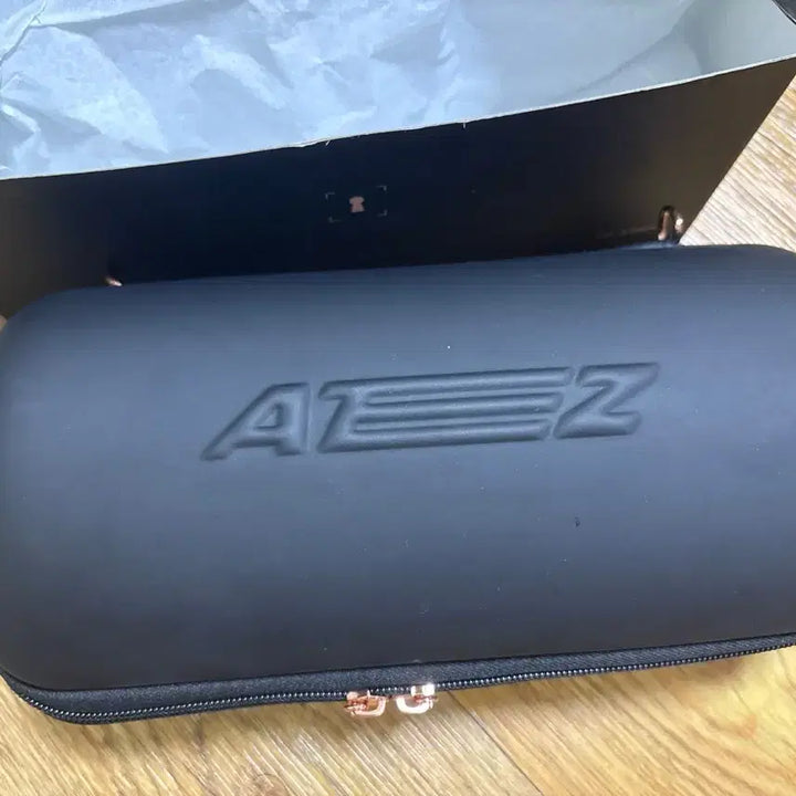 [BUNJANG] ATEEZ Lightiny Gen 1 Official Lightstick with Case / 에이티즈 라이티니1 +케이스