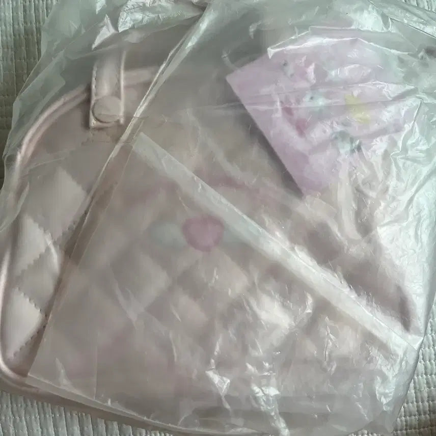 [BUNJANG] Sanrio Angel Series Quilted Crossbody Bag / 산리오 엔젤 시리즈 퀼트 크로스백