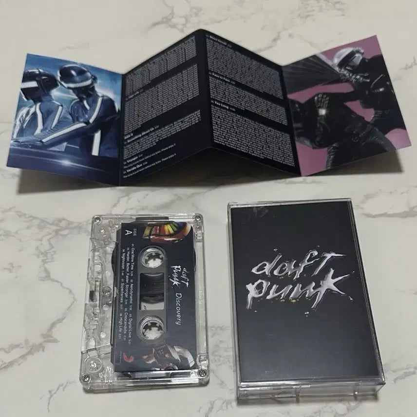 [BUNJANG] Daft Punk Discovery Cassette Tape / 다프트 펑크 2집 Discovery 카세트 테이프