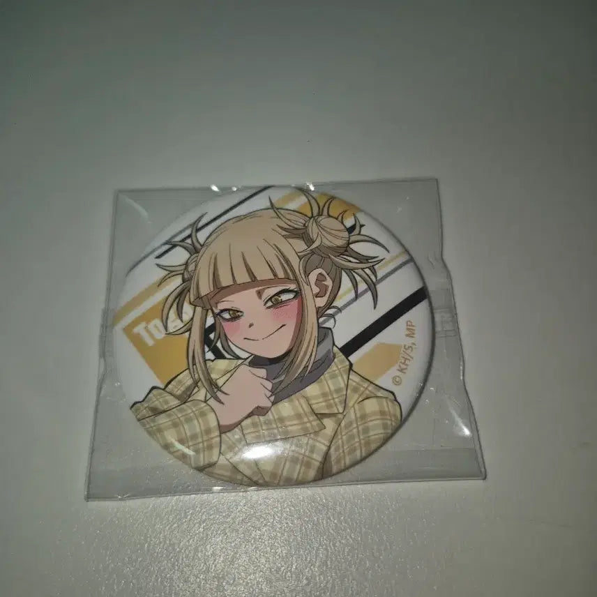 [BUNJANG] Himiko Toga Casual Wear Acrylic Badge / 토가 히미코 사복 캔 뱃지