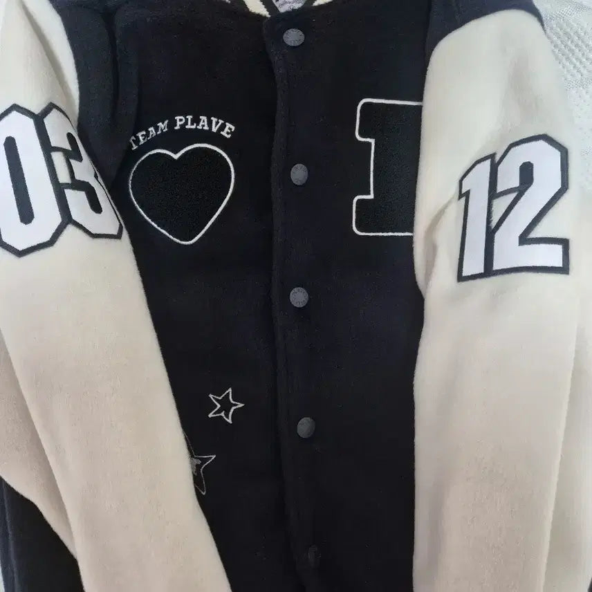 [BUNJANG] PLAVE Varsity Jacket L / PLAVE 플레이브 바시티 자켓( 포카 포함) L 판매합니다