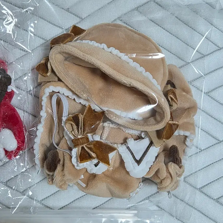 [BUNJANG] Honey Bakery Roll Cake Mocha 10cm Plush Doll Clothing / 원가이하 1회시착) 허니베이커리 롤케잌 모카 허니베 솜인형 솜깅 10깅 솜옷